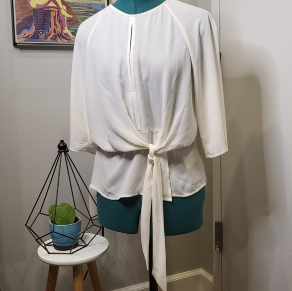 EXPRESS Tie Front Blouse NWT - Picture 2 of 4